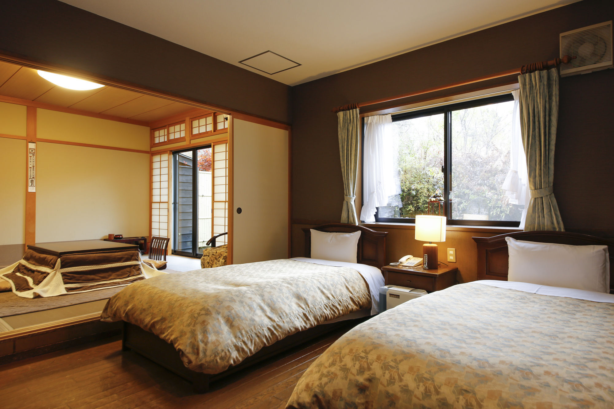 Ryokan Kutsuroginoya Yuu Takayama  Bagian luar foto
